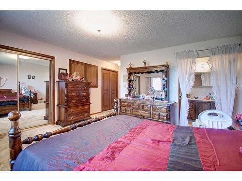 20015 Township Road 264, Rural Rocky View County, AB - Indoor Photo Showing Bedroom