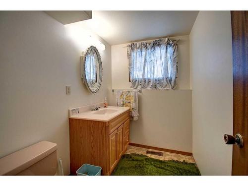 20015 Township Road 264, Rural Rocky View County, AB - Indoor Photo Showing Bathroom