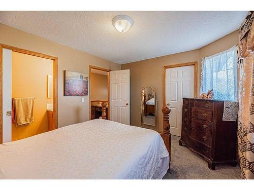 127 Erin Meadow Way Se, Calgary, AB - Indoor Photo Showing Bedroom