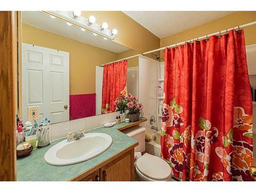 127 Erin Meadow Way Se, Calgary, AB - Indoor Photo Showing Bathroom