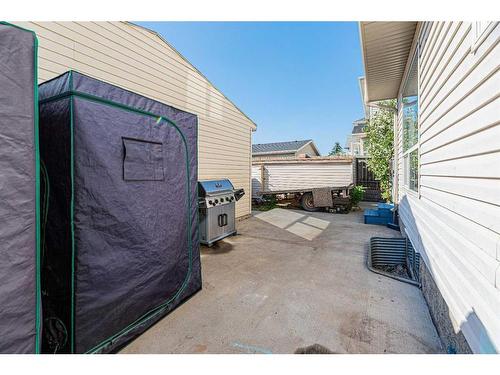 127 Erin Meadow Way Se, Calgary, AB - Outdoor With Exterior