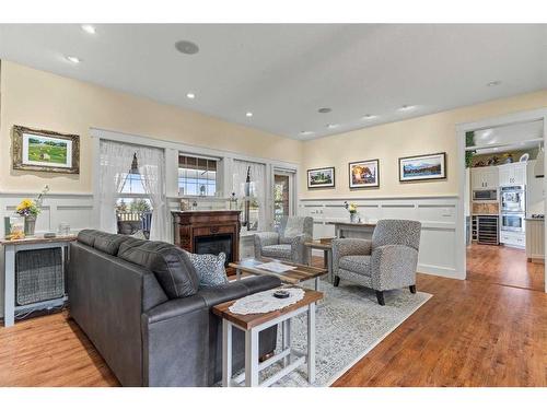 4 Highland Ranch Estates, Rural Foothills County, AB - Indoor Photo Showing Living Room