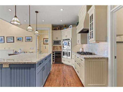 4 Highland Ranch Estates, Rural Foothills County, AB - Indoor Photo Showing Kitchen With Upgraded Kitchen