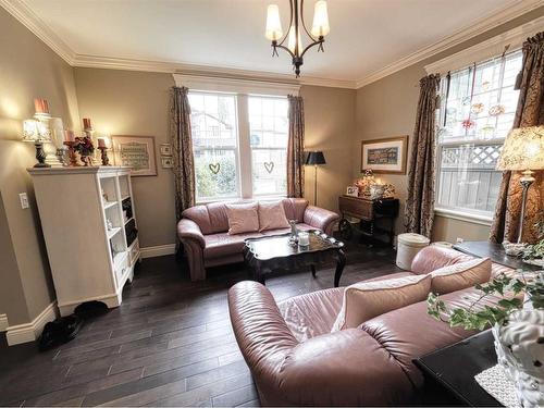 1427 2A Street Nw, Calgary, AB - Indoor Photo Showing Living Room