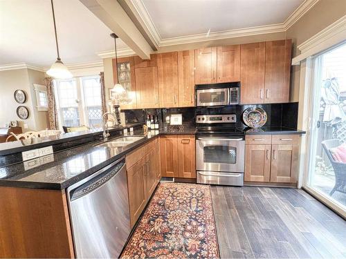 1427 2A Street Nw, Calgary, AB - Indoor Photo Showing Kitchen With Stainless Steel Kitchen