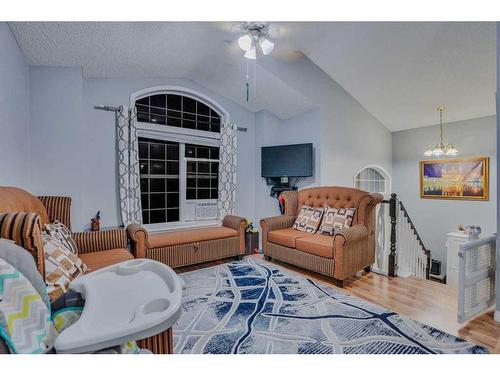 35 Taralea Gardens Ne, Calgary, AB - Indoor Photo Showing Living Room