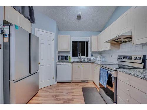 35 Taralea Gardens Ne, Calgary, AB - Indoor Photo Showing Kitchen