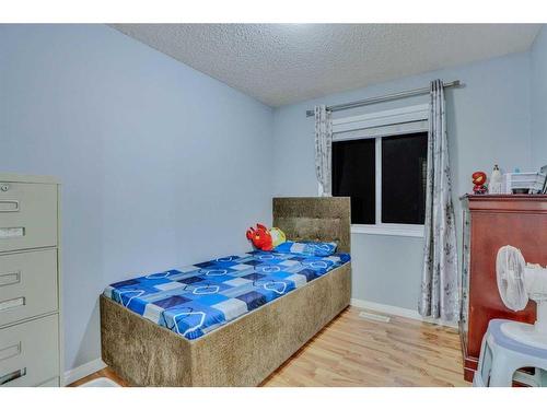 35 Taralea Gardens Ne, Calgary, AB - Indoor Photo Showing Bedroom