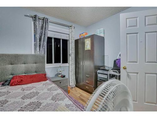 35 Taralea Gardens Ne, Calgary, AB - Indoor Photo Showing Bedroom