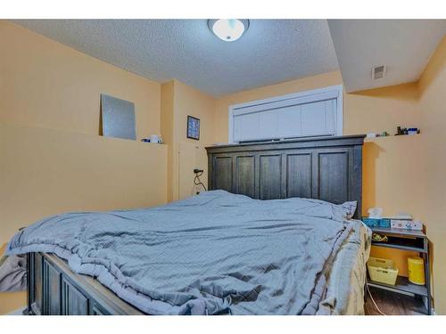 35 Taralea Gardens Ne, Calgary, AB - Indoor Photo Showing Bedroom