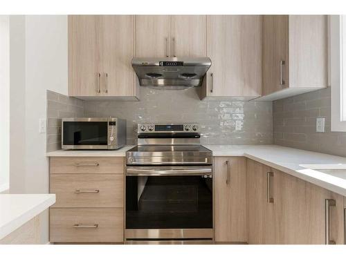 8315 Centre Street Nw, Calgary, AB - Indoor Photo Showing Kitchen