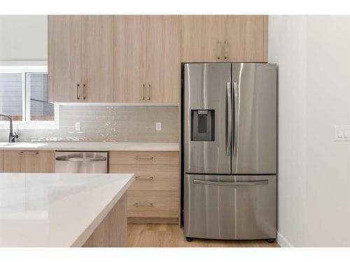 8315 Centre Street Nw, Calgary, AB - Indoor Photo Showing Kitchen With Stainless Steel Kitchen With Upgraded Kitchen