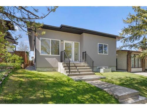 8315 Centre Street Nw, Calgary, AB - Outdoor