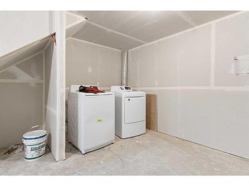 8315 Centre Street Nw, Calgary, AB - Indoor Photo Showing Laundry Room