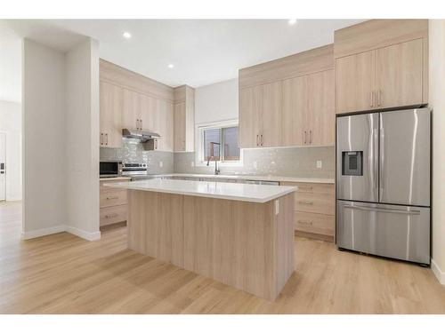 8315 Centre Street Nw, Calgary, AB - Indoor Photo Showing Kitchen With Stainless Steel Kitchen With Upgraded Kitchen