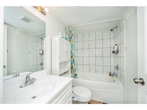 111 Covemeadow Court Ne, Calgary, AB - Indoor Photo Showing Bathroom