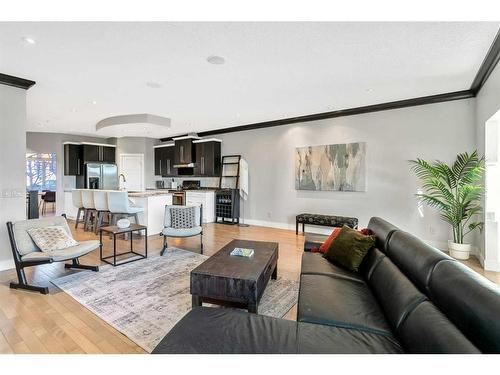 2412 26 Street Sw, Calgary, AB - Indoor Photo Showing Living Room