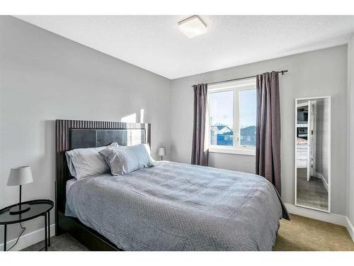 2412 26 Street Sw, Calgary, AB - Indoor Photo Showing Bedroom