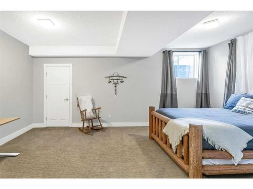 2412 26 Street Sw, Calgary, AB - Indoor Photo Showing Bedroom