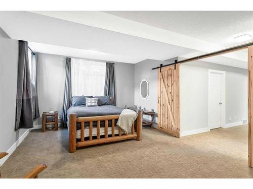 2412 26 Street Sw, Calgary, AB - Indoor Photo Showing Bedroom