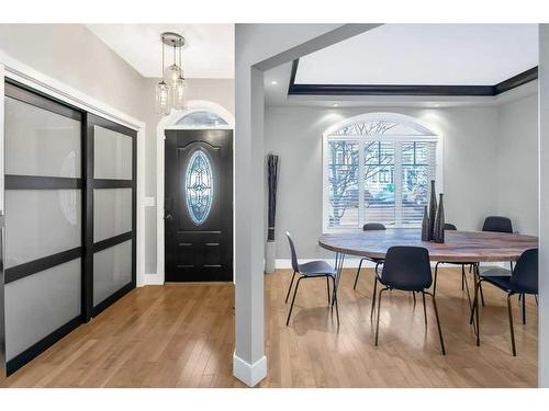 2412 26 Street Sw, Calgary, AB - Indoor Photo Showing Dining Room