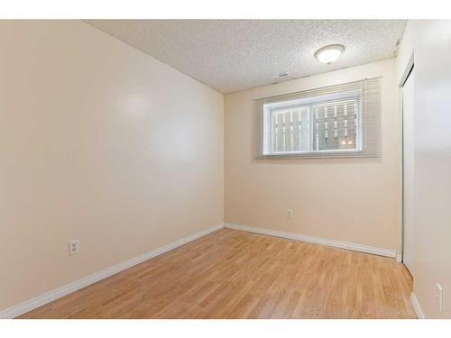 7008B Bowness Road Nw, Calgary, AB - Indoor Photo Showing Other Room