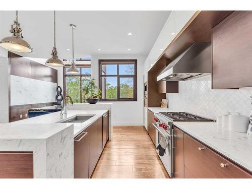 1603 23 Street Nw, Calgary, AB - Indoor Photo Showing Kitchen With Double Sink With Upgraded Kitchen