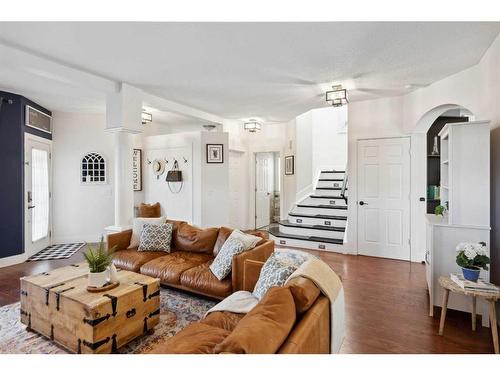 71 Chaparral Circle Se, Calgary, AB - Indoor Photo Showing Living Room