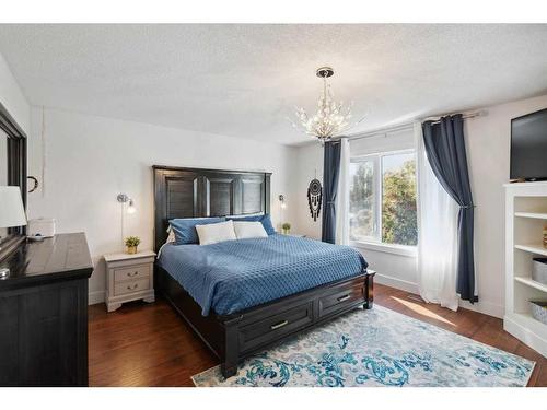 71 Chaparral Circle Se, Calgary, AB - Indoor Photo Showing Bedroom