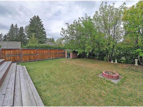 104 Oakfield Place Sw, Calgary, AB - Outdoor