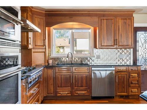 36 Whitehaven Crescent Ne, Calgary, AB - Indoor Photo Showing Kitchen