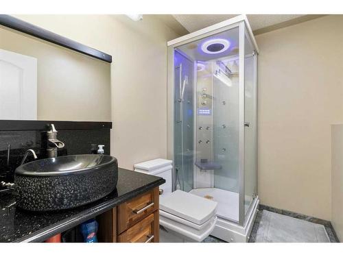 36 Whitehaven Crescent Ne, Calgary, AB - Indoor Photo Showing Bathroom