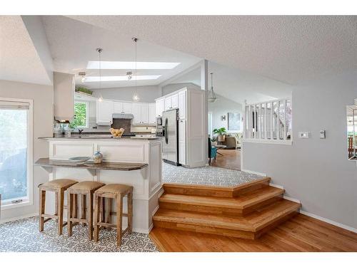 2745 Douglasdale Boulevard Se, Calgary, AB - Indoor Photo Showing Dining Room