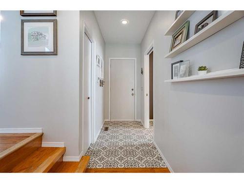 2745 Douglasdale Boulevard Se, Calgary, AB - Indoor Photo Showing Other Room