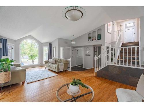 2745 Douglasdale Boulevard Se, Calgary, AB - Indoor Photo Showing Living Room