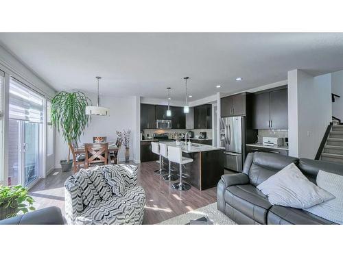 127 Evanswood Circle Nw, Calgary, AB - Indoor Photo Showing Living Room