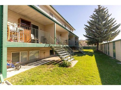 12-707 Westmount Drive, Strathmore, AB - Outdoor