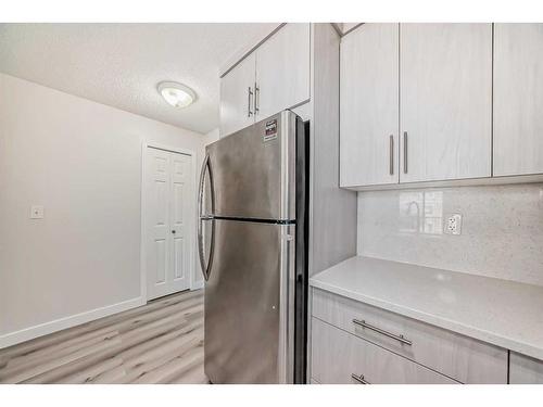 3203-16969 24 Street Sw, Calgary, AB - Indoor Photo Showing Kitchen