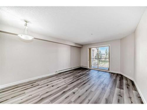 3203-16969 24 Street Sw, Calgary, AB - Indoor Photo Showing Other Room