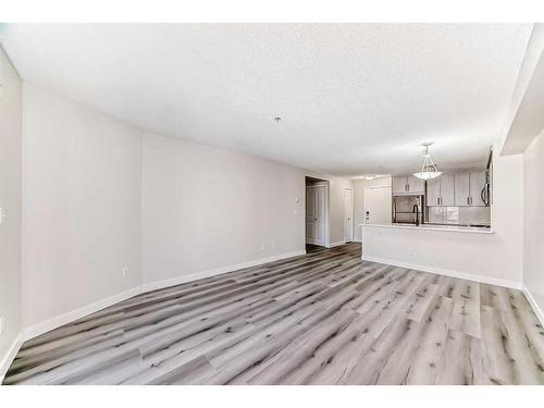 3203-16969 24 Street Sw, Calgary, AB - Indoor Photo Showing Other Room