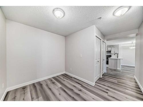 3203-16969 24 Street Sw, Calgary, AB - Indoor Photo Showing Other Room