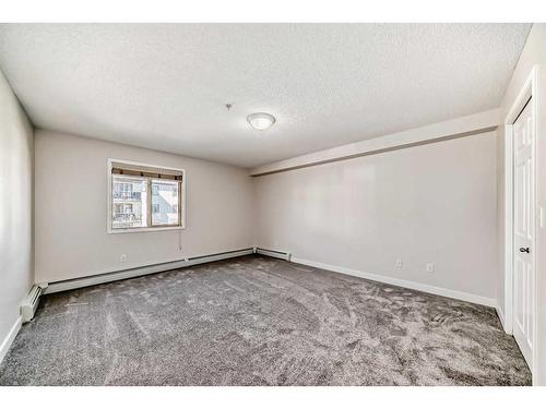 3203-16969 24 Street Sw, Calgary, AB - Indoor Photo Showing Other Room