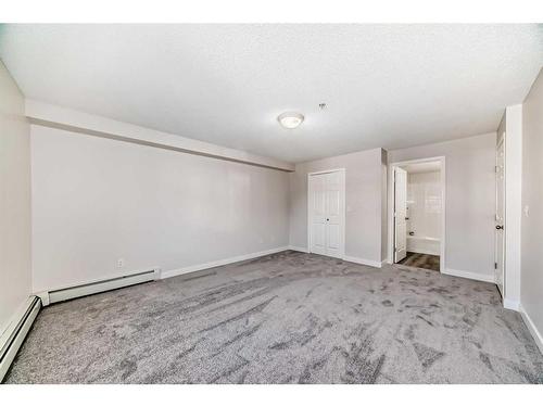 3203-16969 24 Street Sw, Calgary, AB - Indoor Photo Showing Other Room