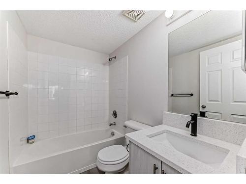 3203-16969 24 Street Sw, Calgary, AB - Indoor Photo Showing Bathroom