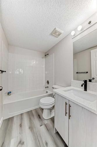 3203-16969 24 Street Sw, Calgary, AB - Indoor Photo Showing Bathroom