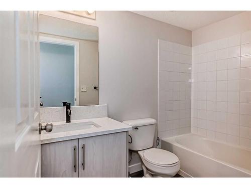 3203-16969 24 Street Sw, Calgary, AB - Indoor Photo Showing Bathroom