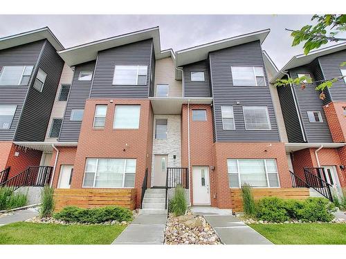 8431 Saddlebrook Drive Ne, Calgary, AB - Outdoor With Facade