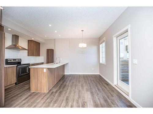 8431 Saddlebrook Drive Ne, Calgary, AB - Indoor Photo Showing Kitchen