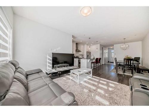 72 Howse Heights Ne, Calgary, AB - Indoor Photo Showing Living Room