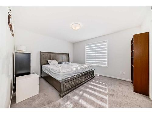 72 Howse Heights Ne, Calgary, AB - Indoor Photo Showing Bedroom